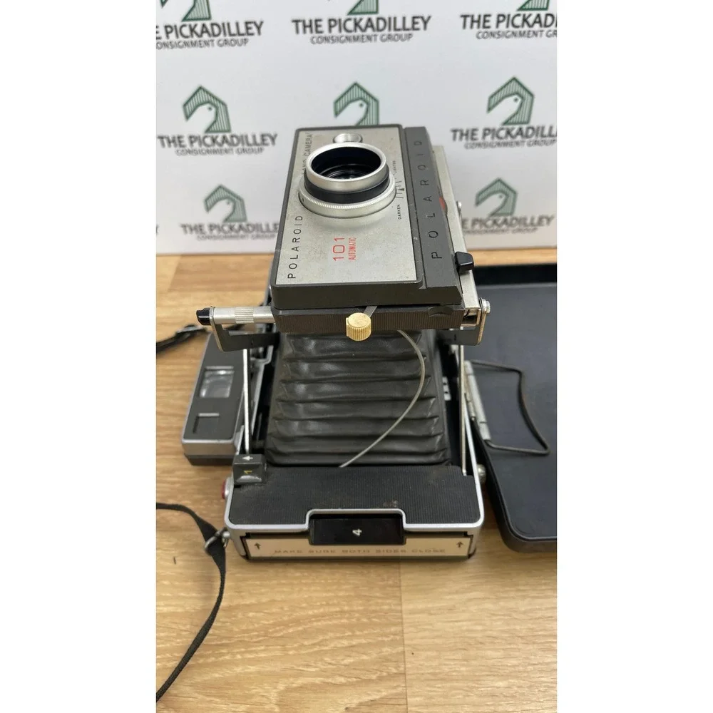Polaroid 101 Automatic Land Camera Vintage 1960s Folding Bellows Instant Film